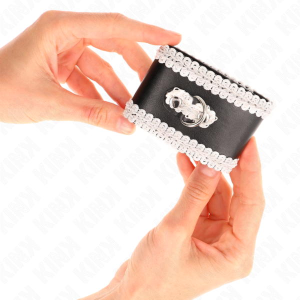 Kink - Muñequeras Negro Con Encaje Decorativo Blanco Ajustable 20-23 Cm X 5.5 Cm - Imagen 3