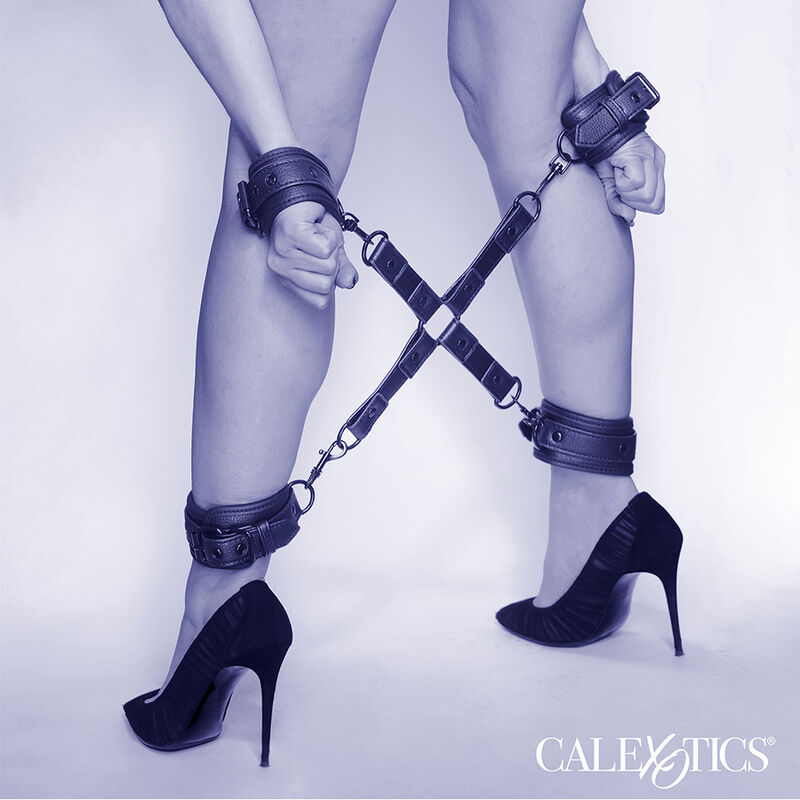 Calexotics - Nocturnal Conector Hog Tie Cuero Ajustable Negro 6 Calexotics - Nocturnal Conector Hog Tie Cuero Ajustable Negro - Imagen 6