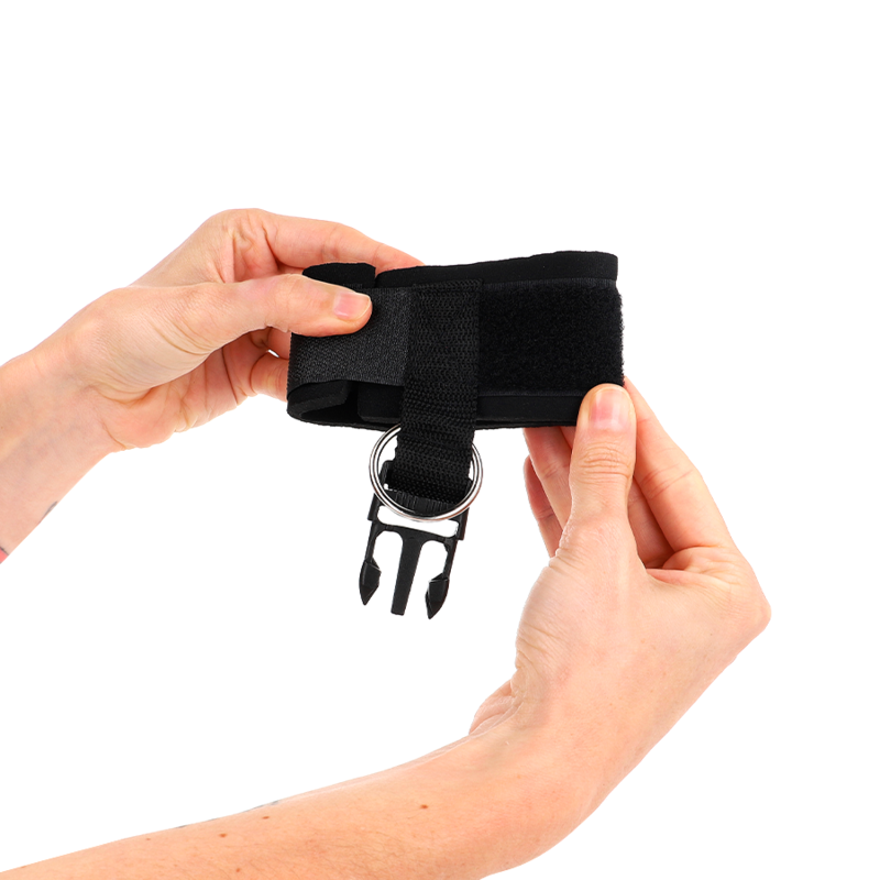 Kink - Muñequeras Neopreno Con Cierre De Gancho Negro Ajustable 22-34 Cm 4 Kink - Muñequeras Neopreno Con Cierre De Gancho Negro Ajustable 22-34 Cm - Imagen 4